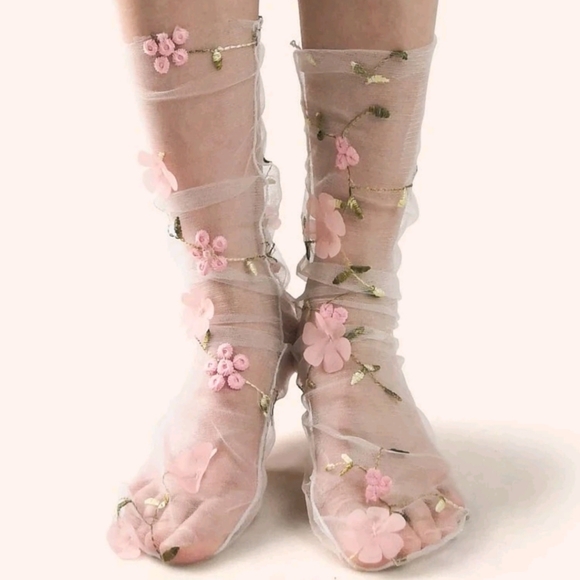 Embroidery 3D Flowers Mesh Socks - Picture 1 of 5
